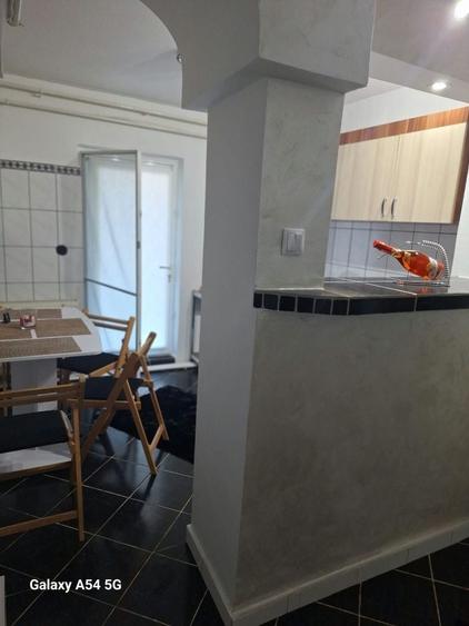 Apartament cu 2 camere decomandat în Calarași 4