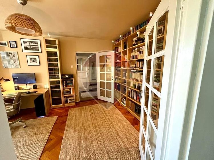 Apartament cu 2 camere semidecomandat în P-ța Muncii
