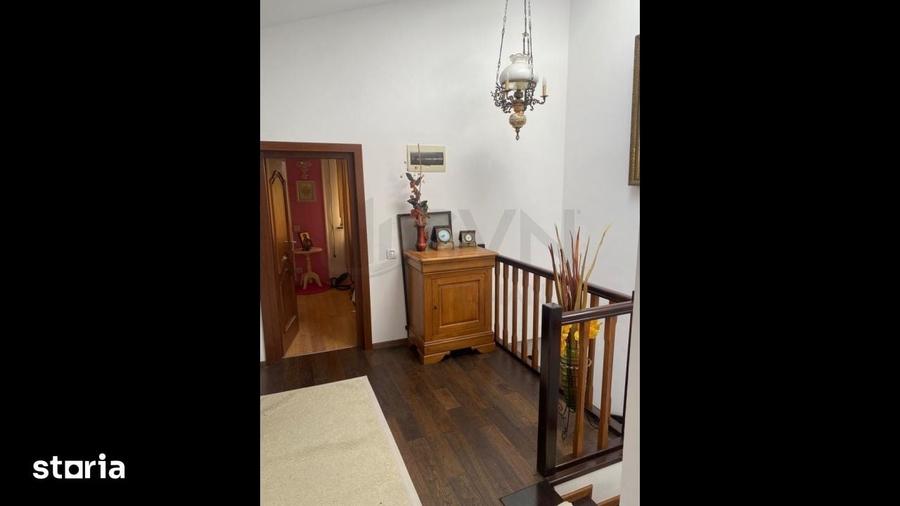 Casă cu 5 camere cu Teren 273 Mp în Butimanu