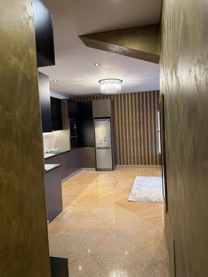 Apartament cu 3 camere decomandat, mobilat în Mărgeanului