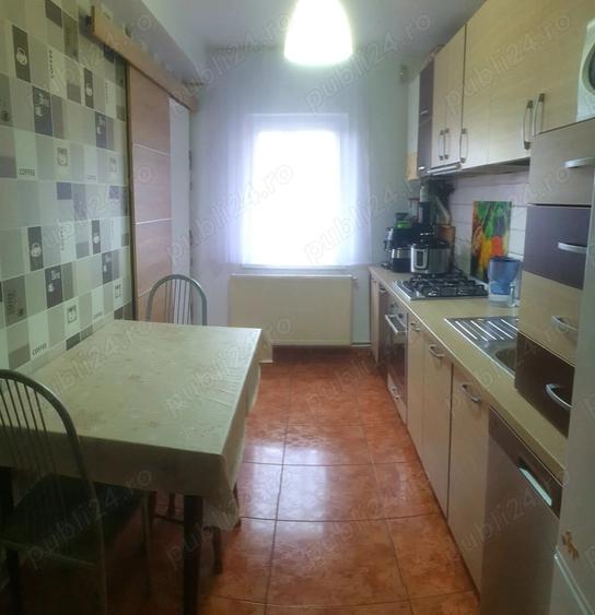 Apartament cu 3 camere decomandat în Central