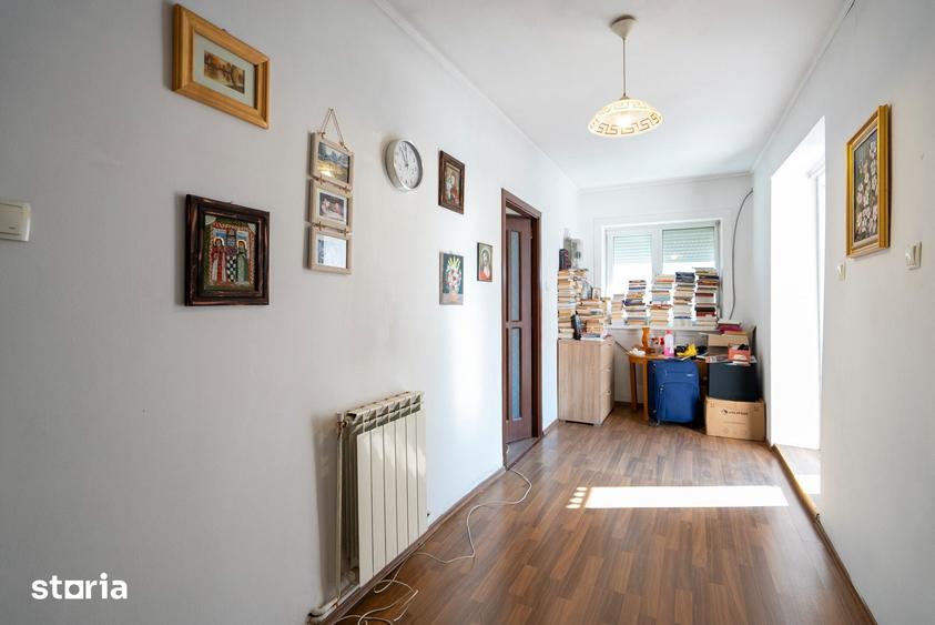 Casă cu 4 camere cu Teren 295 Mp în Nufărul