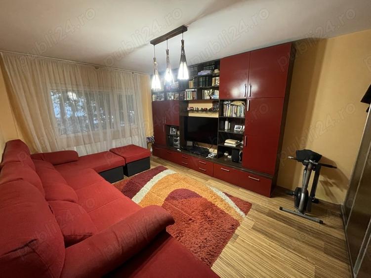 Apartament cu 4 camere decomandat în 9 Mai