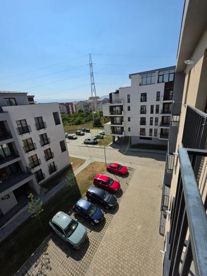 Apartament cu 2 camere semidecomandat, mobilat în Turnișor