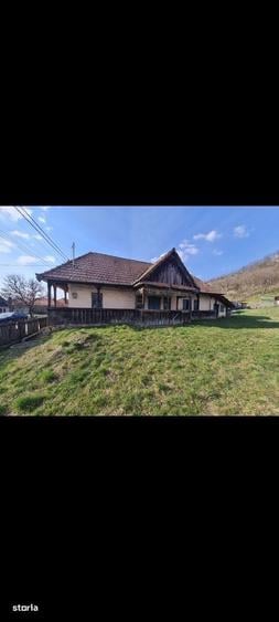 Teren de 1700 mp, în Corunca