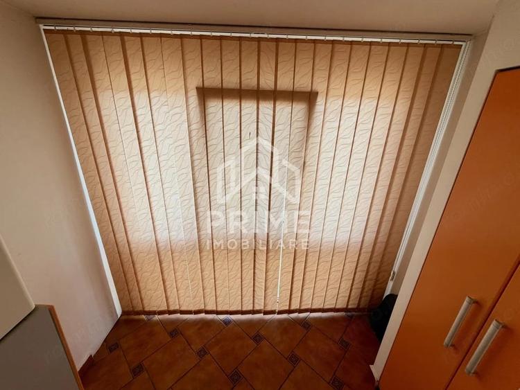 Apartament cu 3 camere semidecomandat în Ampoi 3