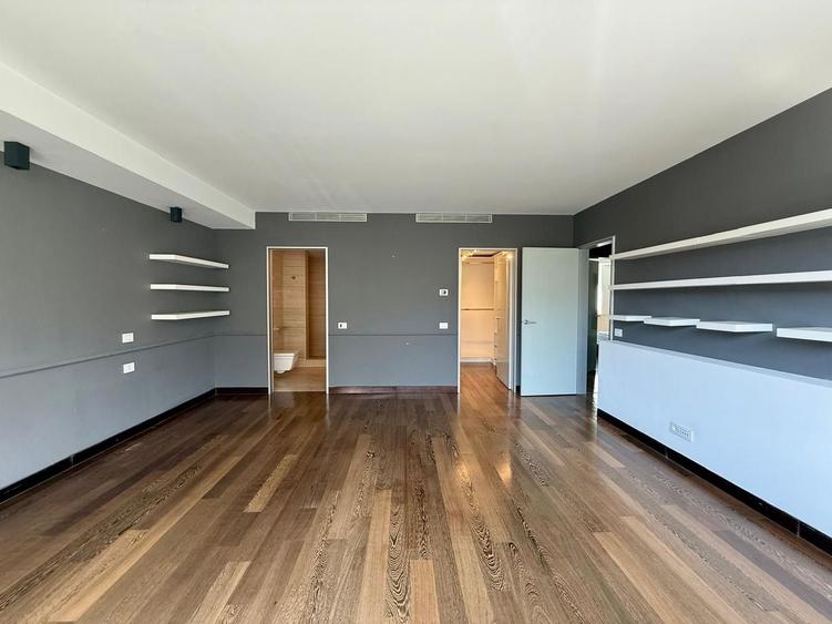 Apartament cu 3 camere semidecomandat, mobilat în Floreasca
