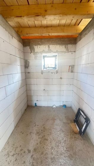 Casă individuală cu 5 camere cu Canalizare în Micești