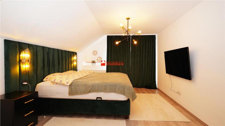 Casă cu 4 camere cu Teren 440 Mp în Central