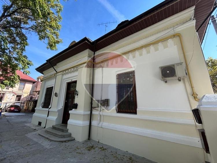 Casă individuală cu 4 camere cu Teren 126 Mp în Cișmigiu