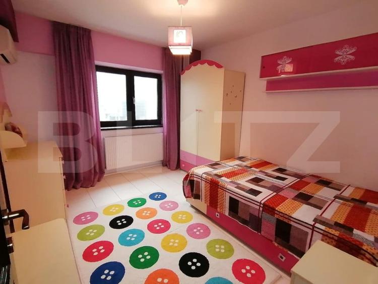 Apartament cu 4 camere decomandat, mobilat în Calea București
