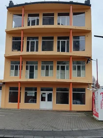 Spațiu comercial, de 300 mp, în 7 Noiembrie