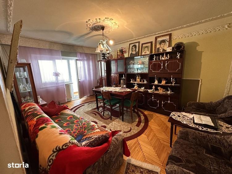Apartament cu 3 camere decomandat în Central