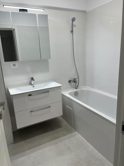 Apartament cu 3 camere decomandat în Lujerului