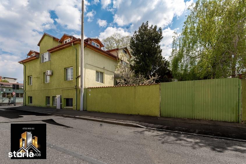 Casă cu 10 camere cu Teren 355 Mp în Bucureștii Noi