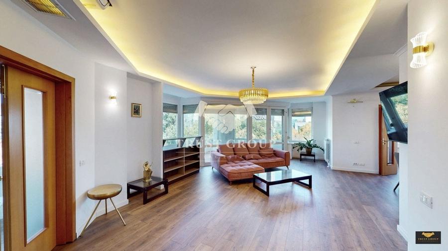 Apartament cu 4 camere decomandat, mobilat în Primăverii