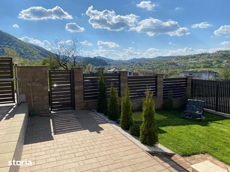 Casă cu 5 camere cu Teren 413 Mp în Central