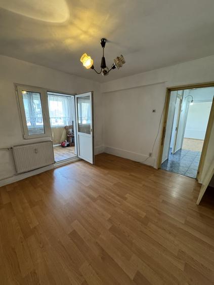 Apartament cu 2 camere decomandat în Malu Roșu