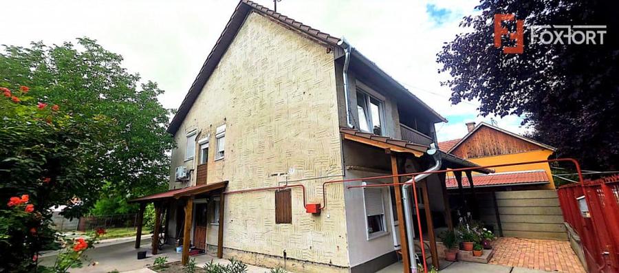 Casă cu 4 camere cu Teren 547 Mp în Central