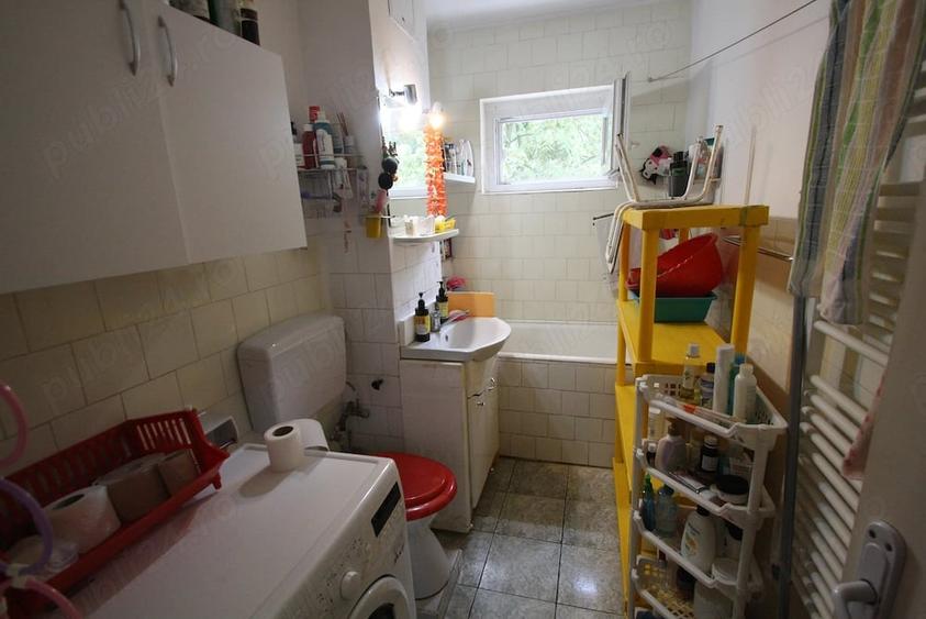 Apartament cu 3 camere decomandat în Girocului