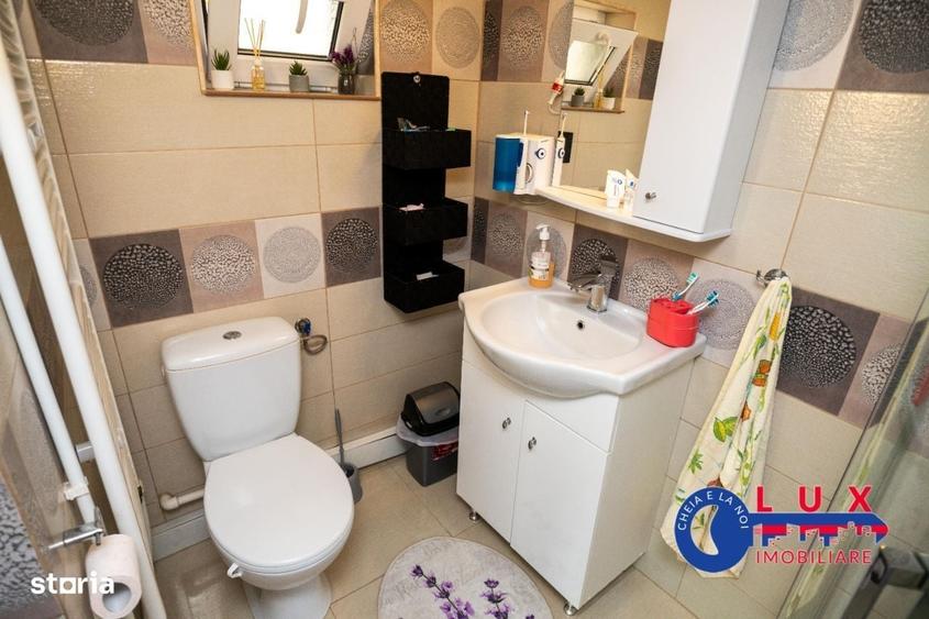 Casă cu 4 camere cu Teren 378 Mp în Babadag