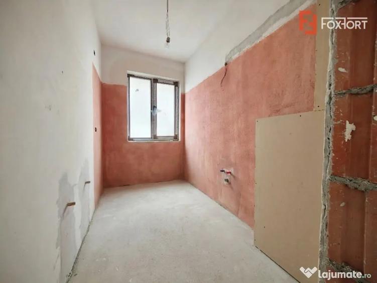 Casă cu 4 camere cu Teren 300 Mp în Giroc