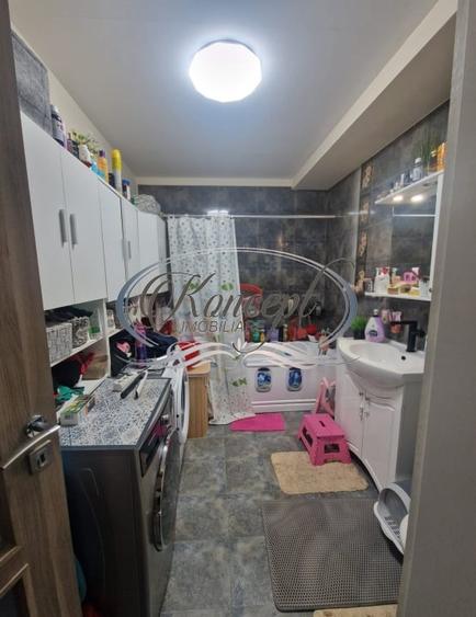 Apartament cu 3 camere semidecomandat, mobilat în Florești