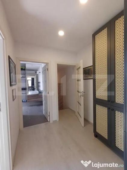 Apartament cu 4 camere decomandat, mobilat în Central