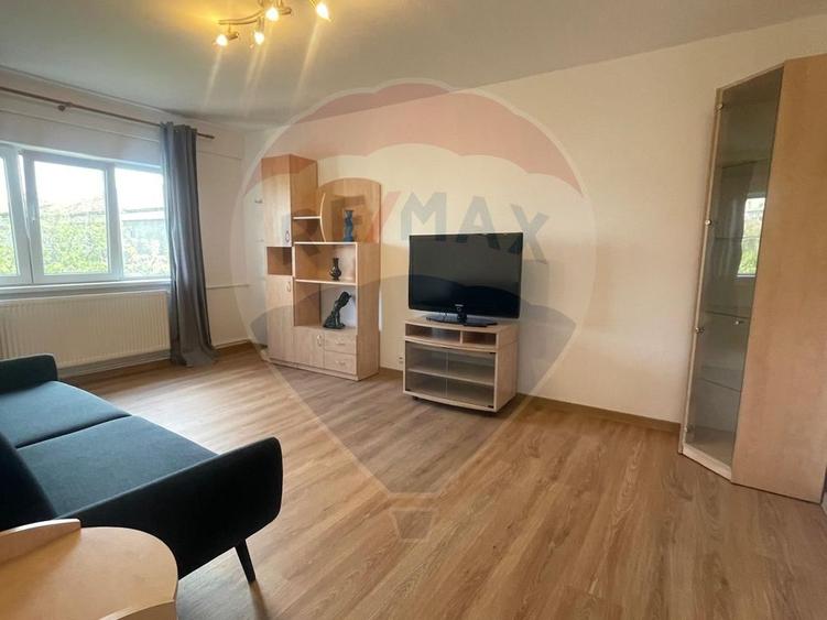 Apartament cu 2 camere decomandat în Decebal