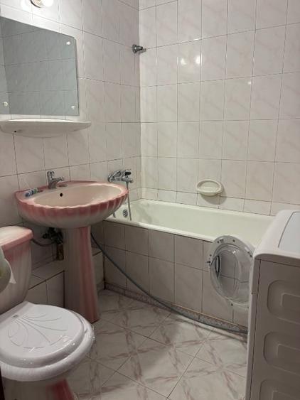 Apartament cu 2 camere decomandat în 1 Mai