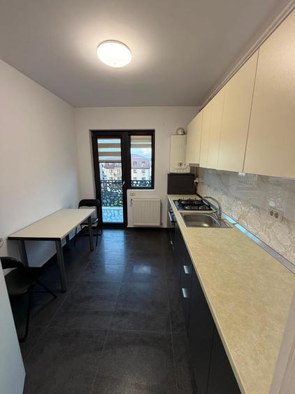 Apartament cu 3 camere decomandat în Dobroești — fotografia 2
