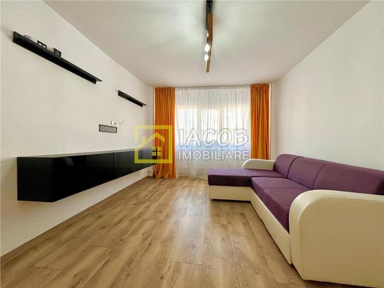 Apartament cu 2 camere decomandat, mobilat în Republicii