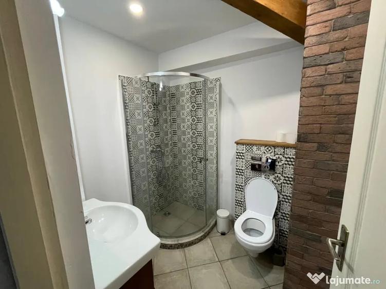 Apartament cu 2 camere semidecomandat în Centrul Istoric
