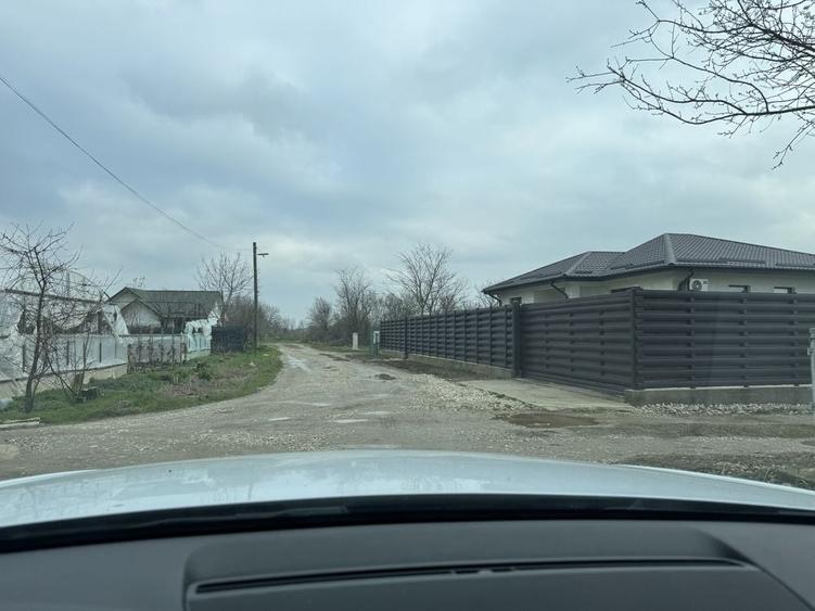 Teren de 2000 mp, în Adunații-Copăceni
