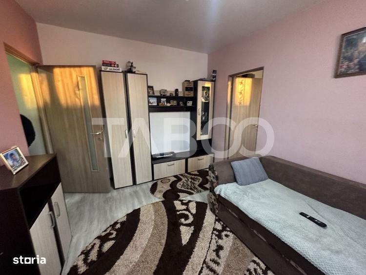Apartament cu 2 camere semidecomandat, mobilat în Central