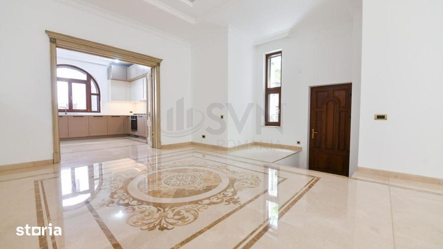 Casă cu 10 camere cu Teren 468 Mp în Cotroceni