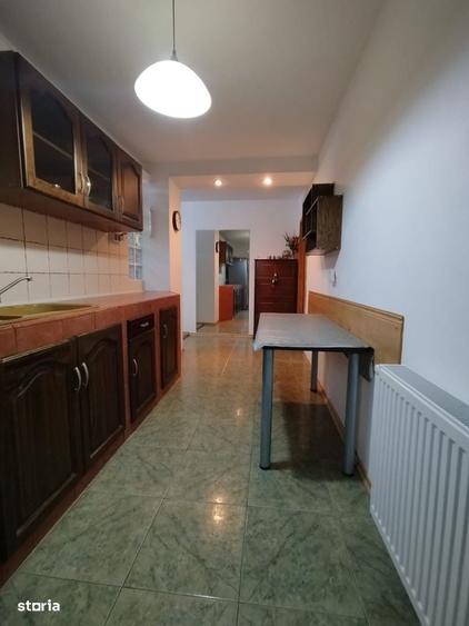 Apartament cu 3 camere decomandat în Răcădău