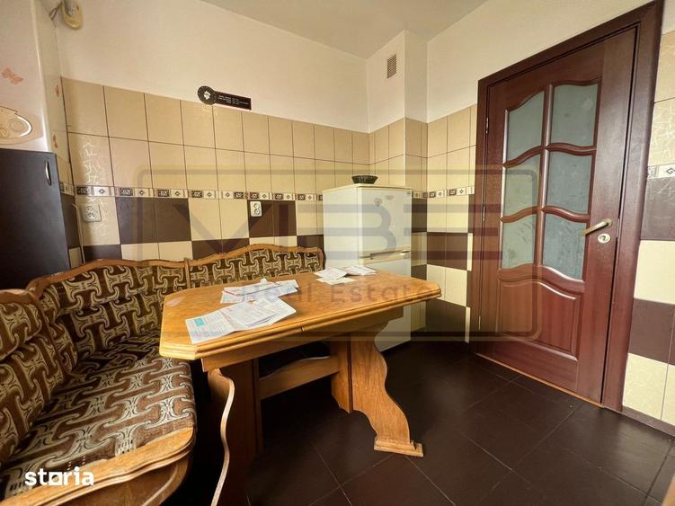 Apartament cu 3 camere decomandat, mobilat în Gară