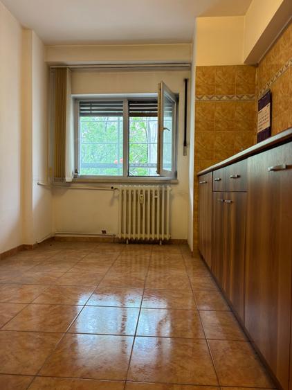 Apartament cu 3 camere decomandat în Decebal