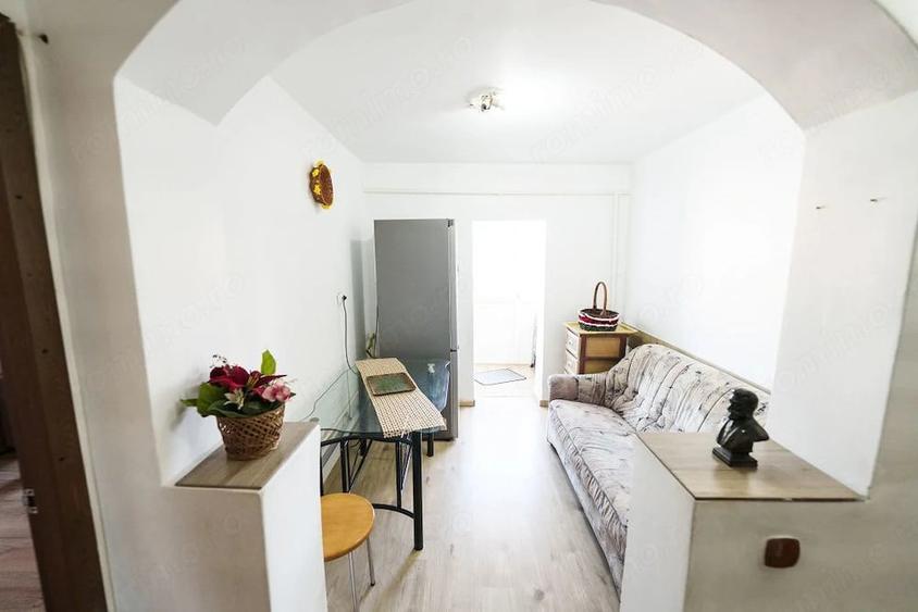 Apartament cu 2 camere decomandat în Rovine