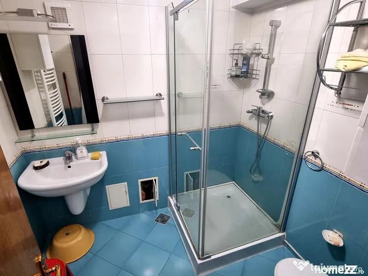 Apartament cu 3 camere decomandat în Peninsula