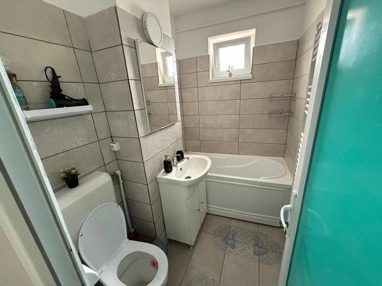 Apartament cu 2 camere decomandat în Trivale