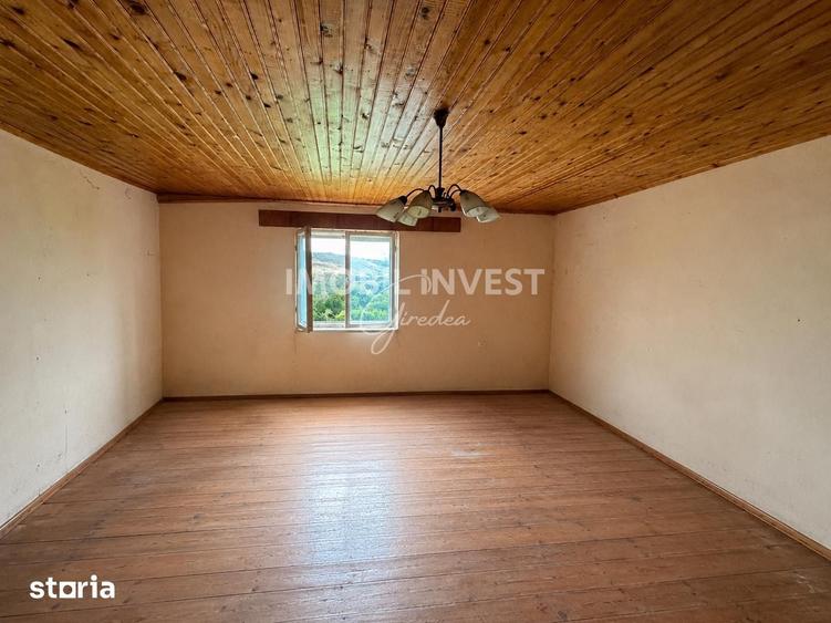 Casă cu 5 camere cu Teren 5280 Mp în Central