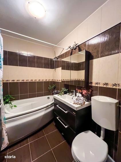 Apartament cu 4 camere semidecomandat în Florești