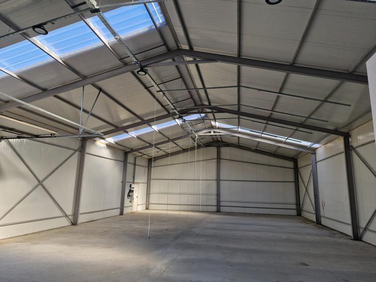 Spațiu industrial, de 800 mp, în Exterior Est