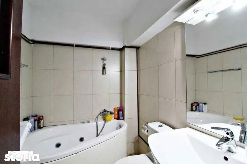 Apartament cu 3 camere decomandat, mobilat în Central