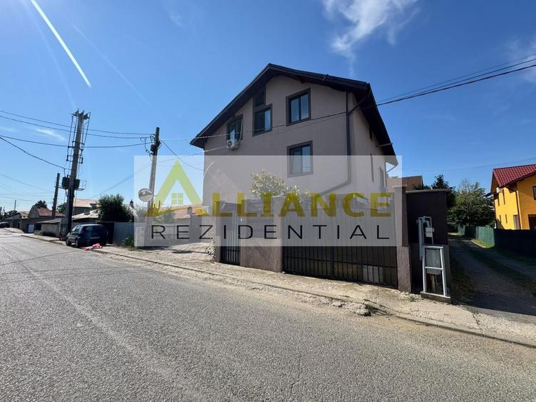 Casă individuală cu 7 camere decomandat cu Canalizare în Ultracentral