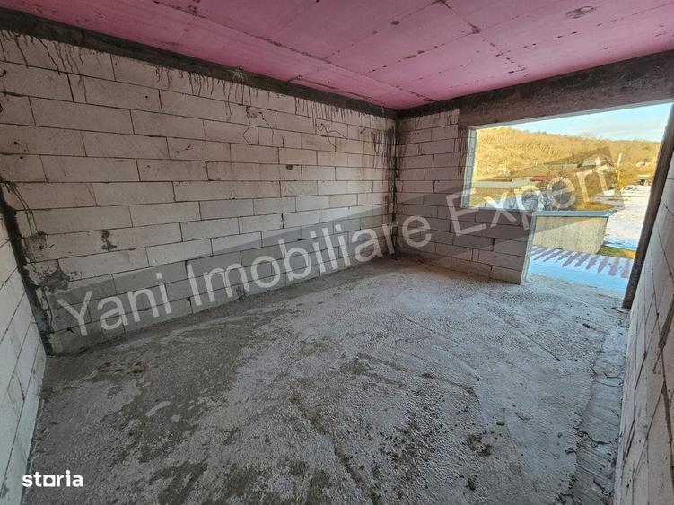 Casă cu 4 camere în Zigoneni