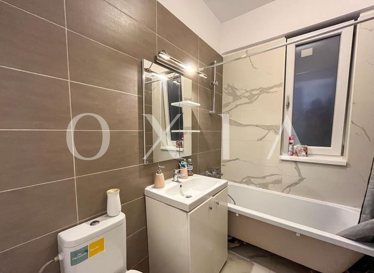 Apartament cu 3 camere semidecomandat, mobilat în Girocului