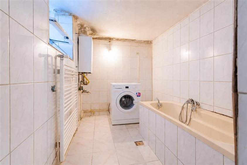Potential, farmec si o pozitionare excelenta intr-o zona istorica a Brasovului - 10